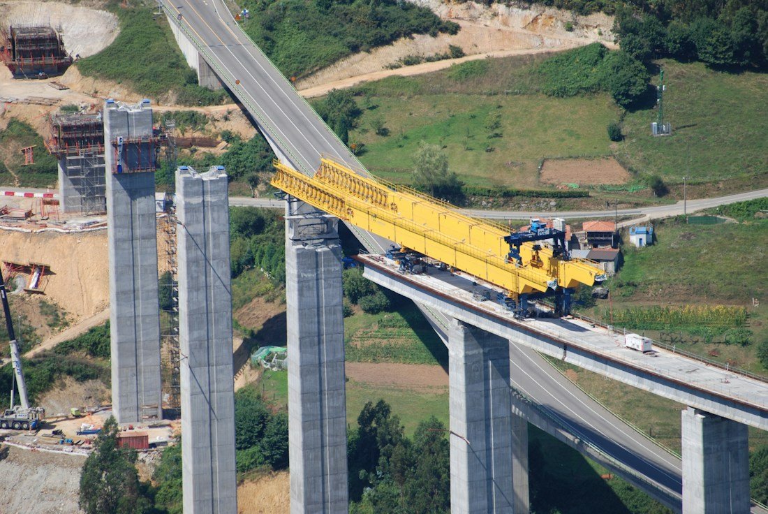Engineering perspective of a large bridge structure